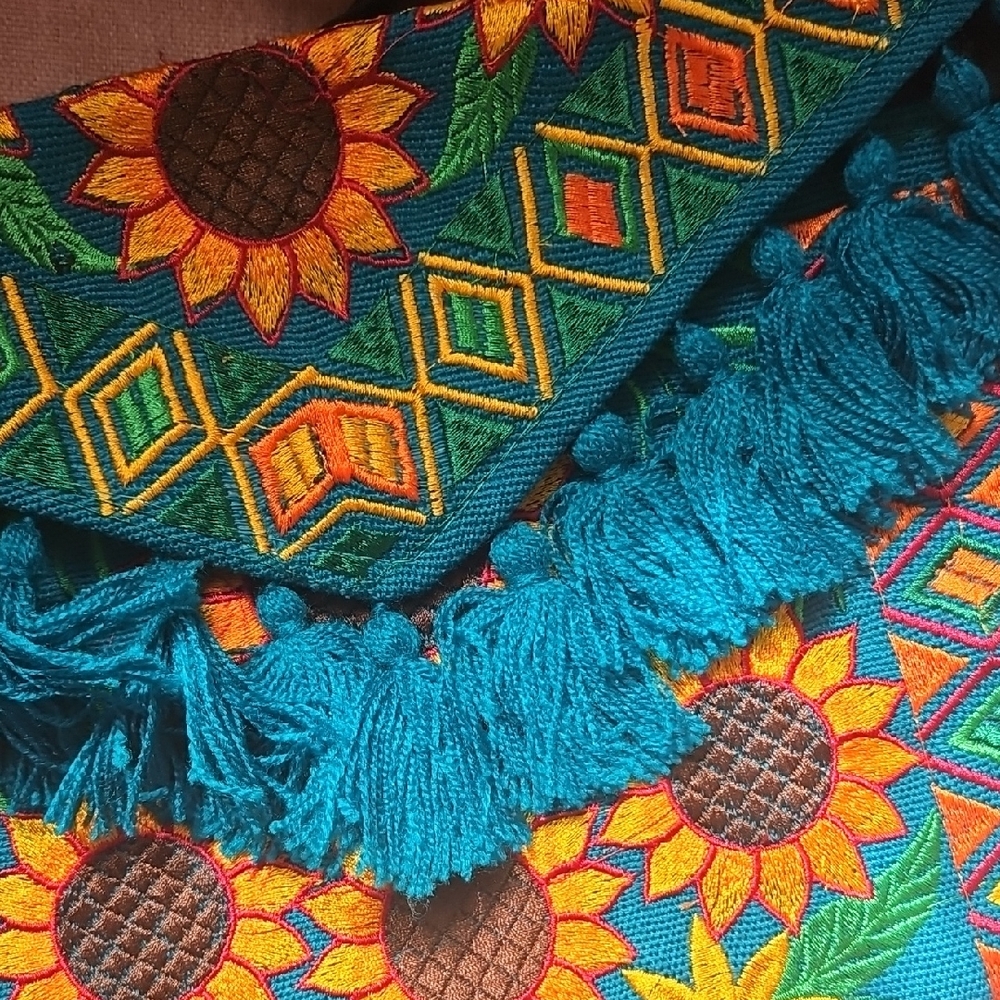 Colorful Embroidered Clutch - Picture 3 of 5